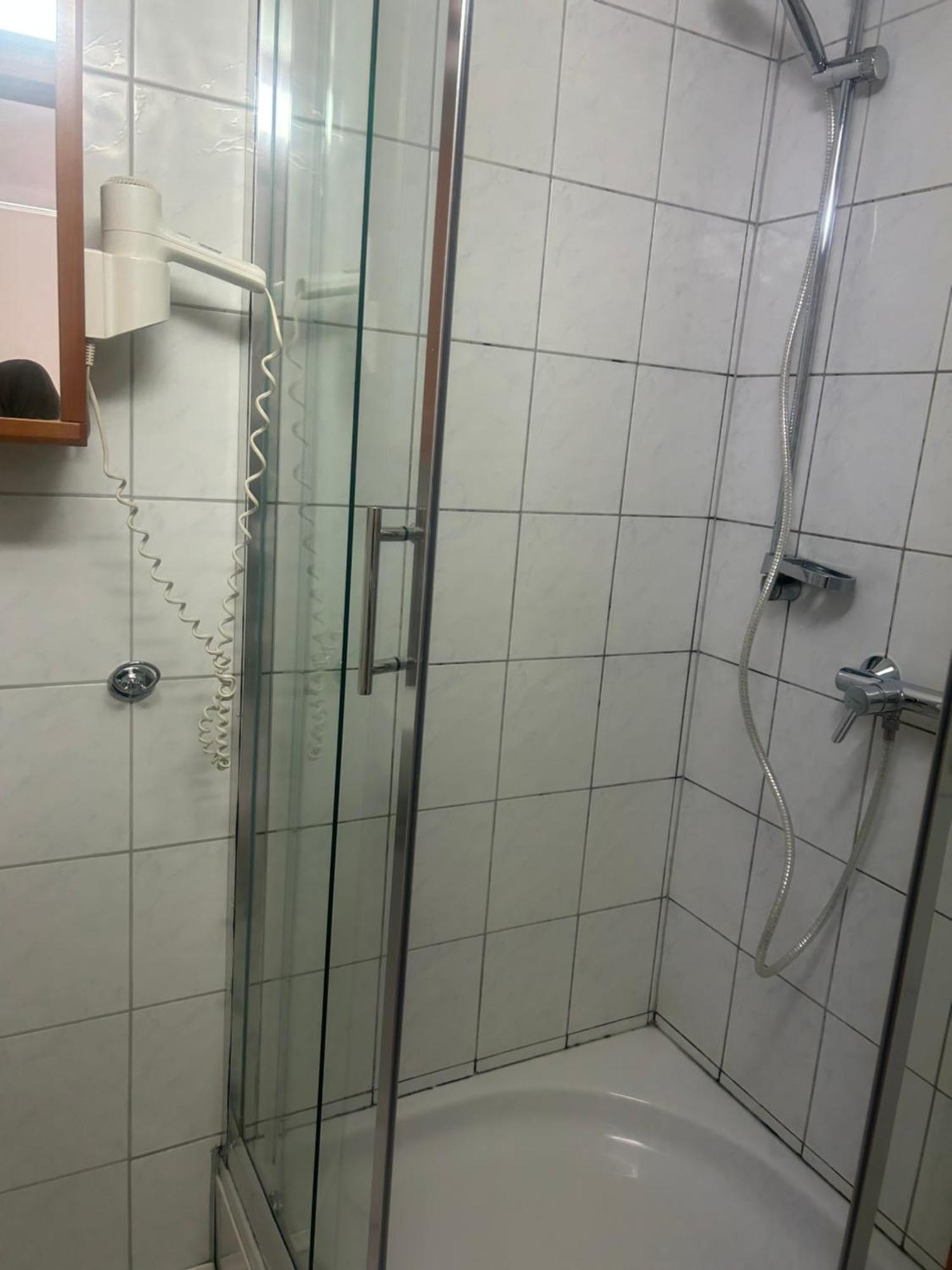 Gasthof Zur Post Siegen Bagian luar foto
