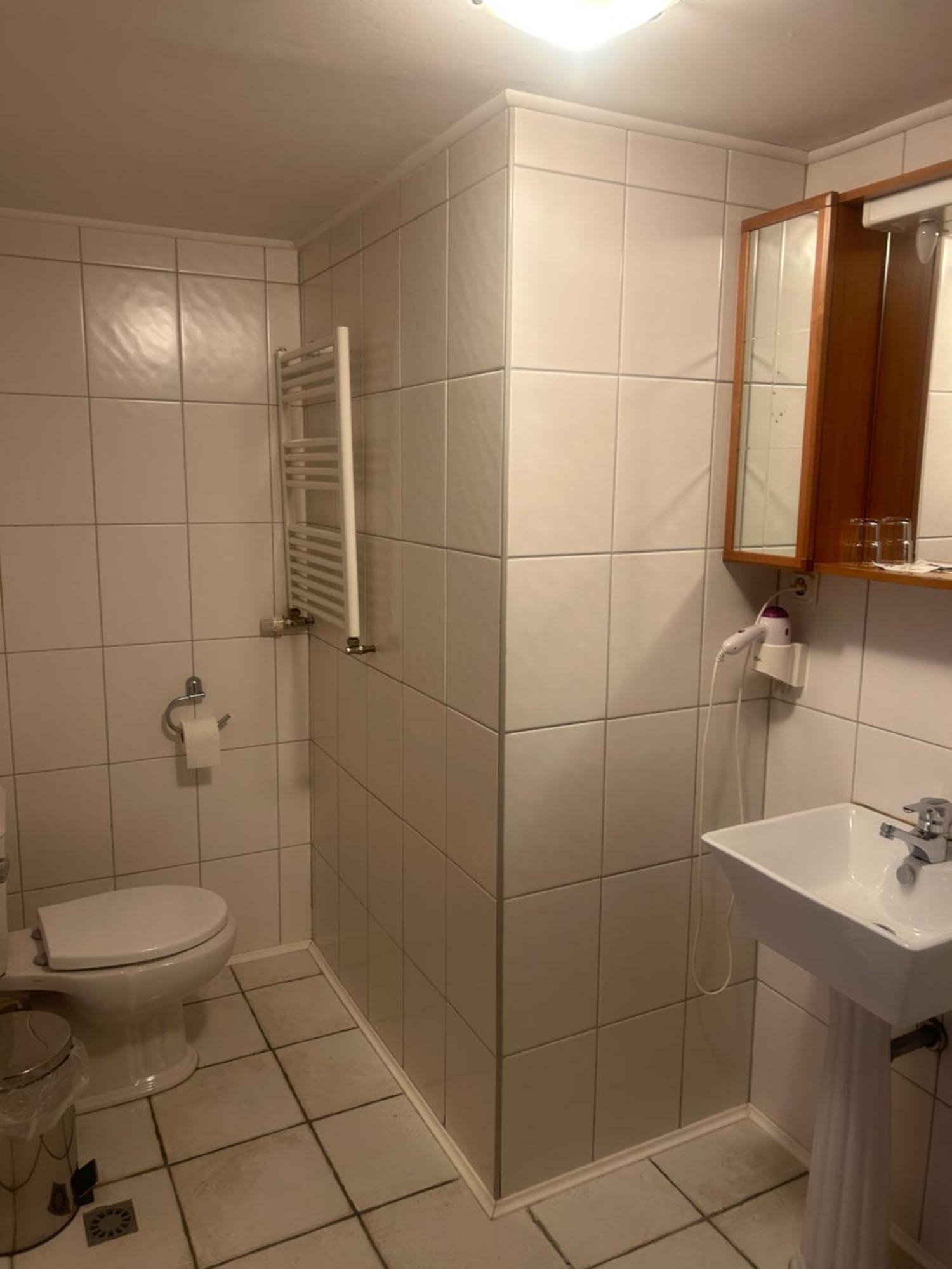 Gasthof Zur Post Siegen Bagian luar foto