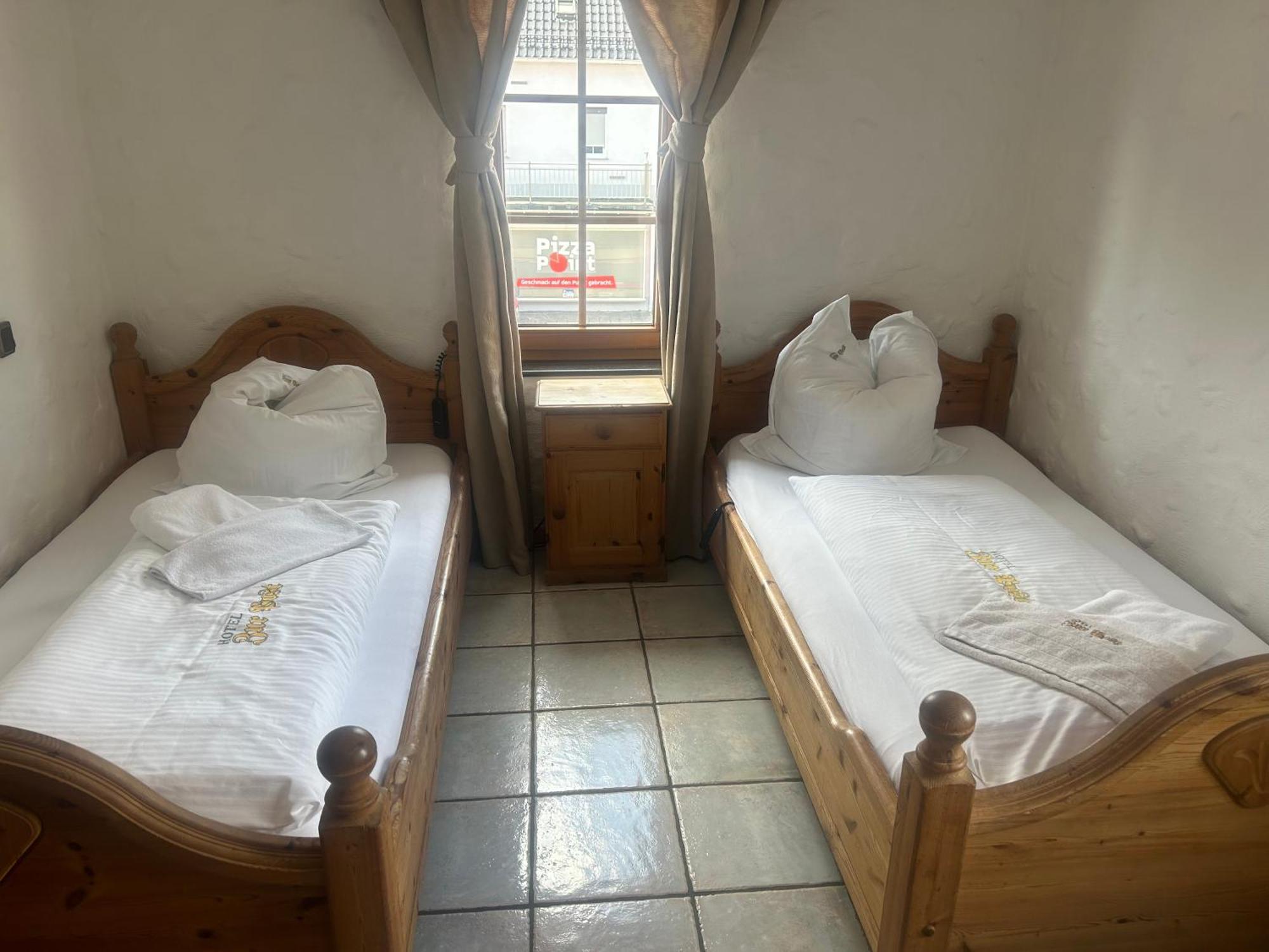 Gasthof Zur Post Siegen Bagian luar foto